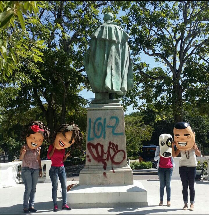 Fue muy triste para la Familia Rueda encontrar la estatua del General Santander llena de graffitis.