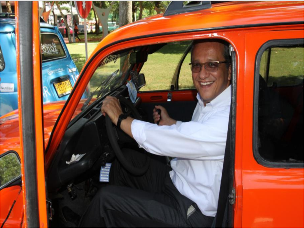 Dr. Luis Fernando Peláez, Director General del Grupo Renault en Colombia.